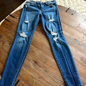 Joe's Jeans icon mid rise skinny distressed jeans size 28